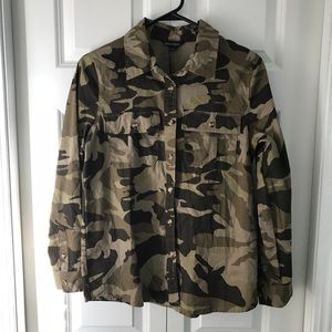 Camo button down shirt. Sz. L.